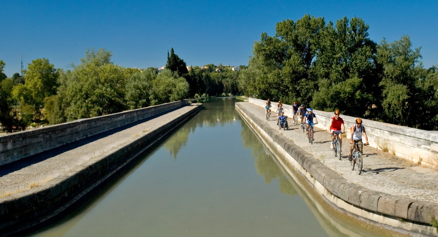 Canal Du Midi - Canal Overpass